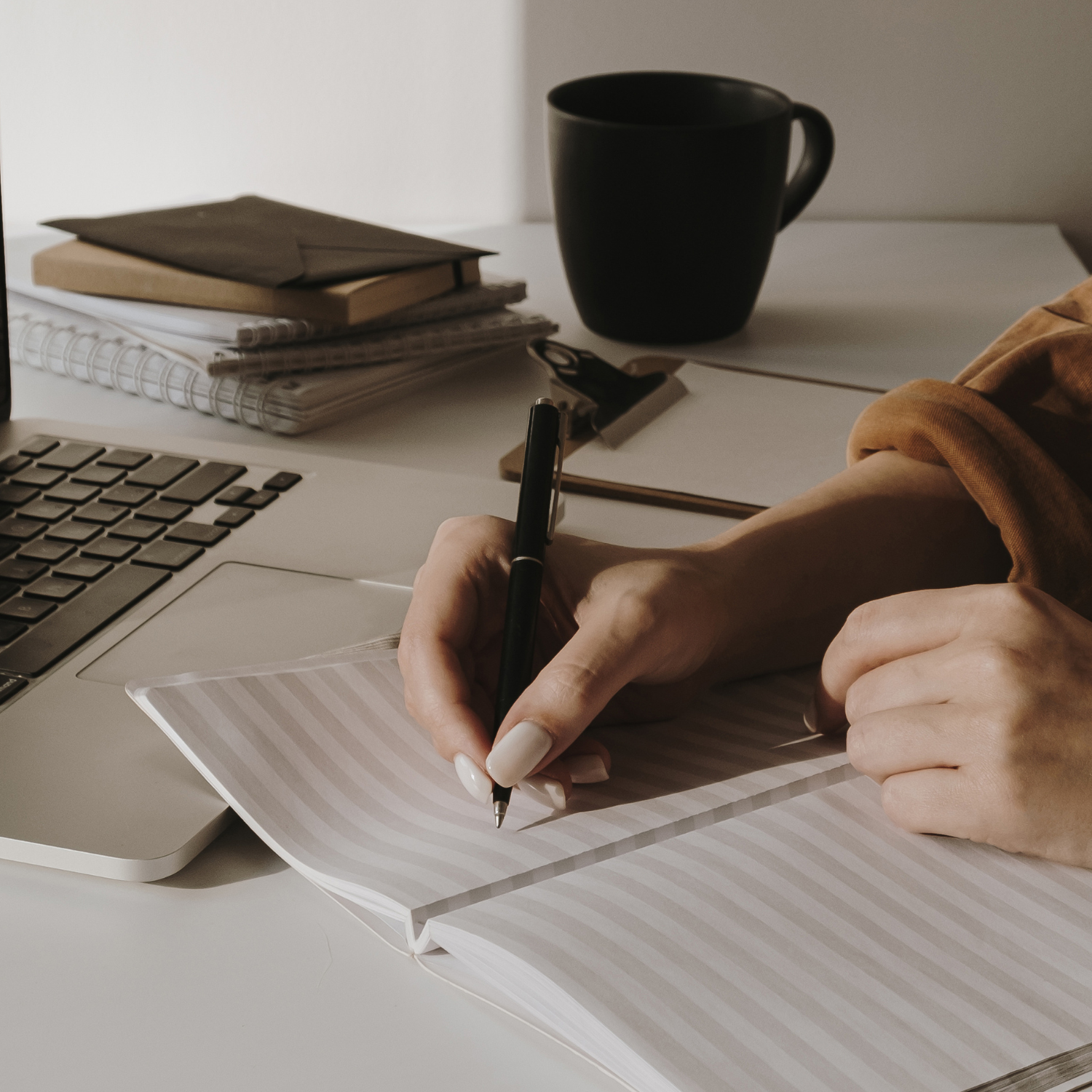 3 contracts every freelancer needs for their business